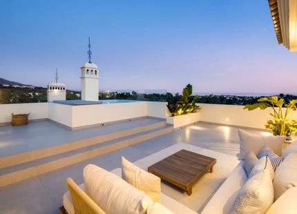 EXQUISITO PENTHOUSE DUPLEX DE LUJO CON PISCINA PRIVADA EN LES BELVEDERES, NUEVA ANDALUCÍA