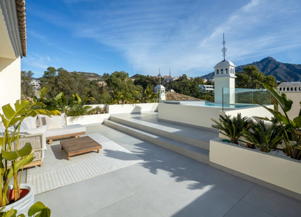 EXQUISITO PENTHOUSE DUPLEX DE LUJO CON PISCINA PRIVADA EN LES BELVEDERES, NUEVA ANDALUCÍA