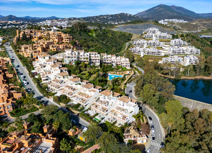 EXQUISITO PENTHOUSE DUPLEX DE LUJO CON PISCINA PRIVADA EN LES BELVEDERES, NUEVA ANDALUCÍA