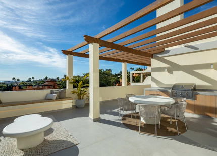 EXQUISITO PENTHOUSE DUPLEX DE LUJO CON PISCINA PRIVADA EN LES BELVEDERES, NUEVA ANDALUCÍA