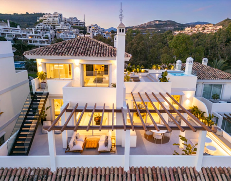 Duplex Penthouse for sale in Les Belvederes, Nueva Andalucia