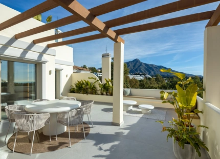 EXQUISITO PENTHOUSE DUPLEX DE LUJO CON PISCINA PRIVADA EN LES BELVEDERES, NUEVA ANDALUCÍA