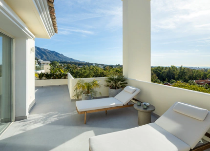 EXQUISITO PENTHOUSE DUPLEX DE LUJO CON PISCINA PRIVADA EN LES BELVEDERES, NUEVA ANDALUCÍA