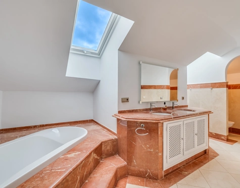Villa for sale in Rio Real, Marbella Este