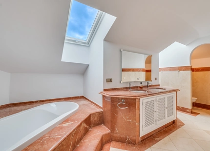 Villa for sale in Rio Real, Marbella East