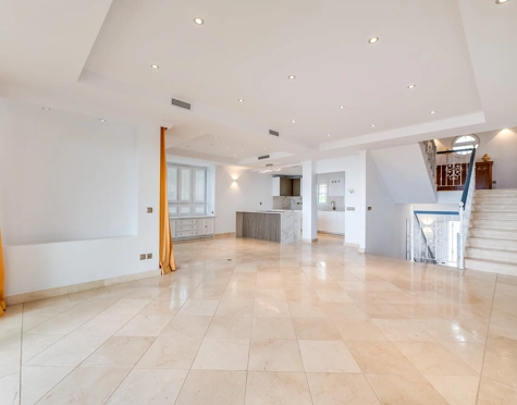 Villa for sale in Rio Real, Marbella Este
