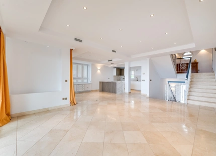 Villa for sale in Rio Real, Marbella East