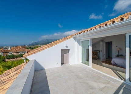 Villa for sale in Rio Real, Marbella East