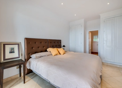 Villa for sale in Rio Real, Marbella East
