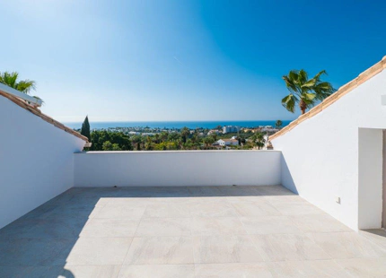 Villa for sale in Rio Real, Marbella East