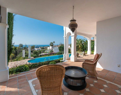 Villa for sale in Rio Real, Marbella Este