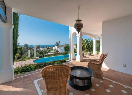 Villa for sale in Rio Real, Marbella East