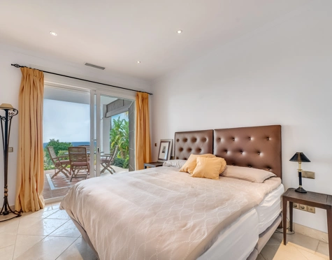 Villa for sale in Rio Real, Marbella Este