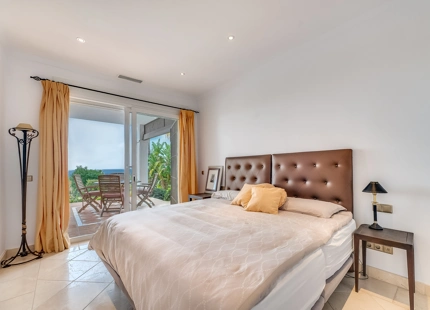 Villa for sale in Rio Real, Marbella East