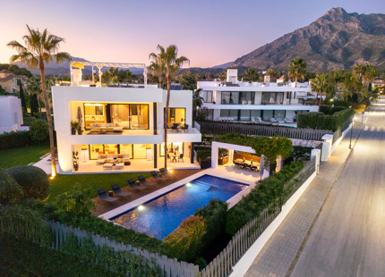 EXCEPCIONAL VILLA DE LUJO CON VISTAS ESPECTACULARES Y MARAVILLOSOS SERVICIOS EN ALTOS DE PUENTE ROMANO