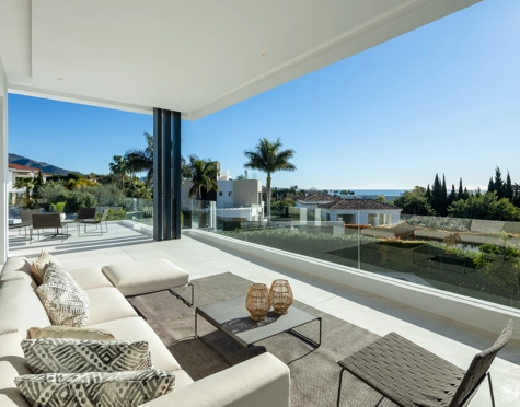 Villa en venta en Altos de Puente Romano, Marbella Golden Mile