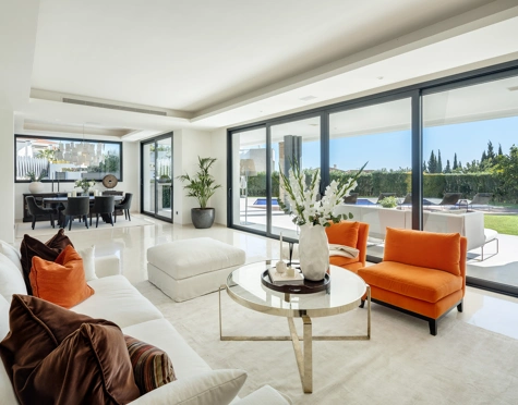 Villa en venta en Altos de Puente Romano, Marbella Golden Mile