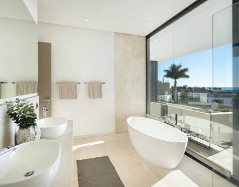 Villa en venta en Altos de Puente Romano, Marbella Golden Mile