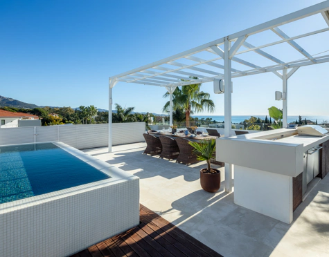 Villa en venta en Altos de Puente Romano, Marbella Golden Mile