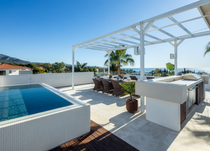 EXCEPCIONAL VILLA DE LUJO CON VISTAS ESPECTACULARES Y MARAVILLOSOS SERVICIOS EN ALTOS DE PUENTE ROMANO