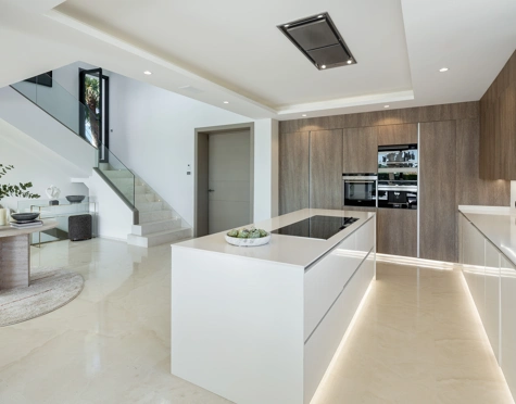 Villa en venta en Altos de Puente Romano, Marbella Golden Mile