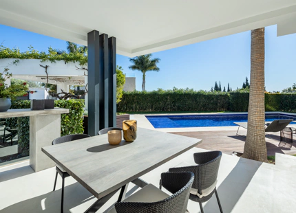 EXCEPCIONAL VILLA DE LUJO CON VISTAS ESPECTACULARES Y MARAVILLOSOS SERVICIOS EN ALTOS DE PUENTE ROMANO