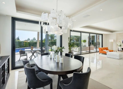 EXCEPCIONAL VILLA DE LUJO CON VISTAS ESPECTACULARES Y MARAVILLOSOS SERVICIOS EN ALTOS DE PUENTE ROMANO