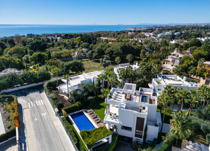 EXCEPCIONAL VILLA DE LUJO CON VISTAS ESPECTACULARES Y MARAVILLOSOS SERVICIOS EN ALTOS DE PUENTE ROMANO