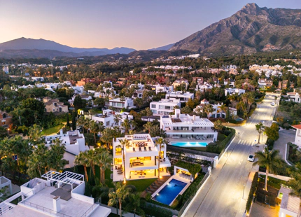 EXCEPCIONAL VILLA DE LUJO CON VISTAS ESPECTACULARES Y MARAVILLOSOS SERVICIOS EN ALTOS DE PUENTE ROMANO