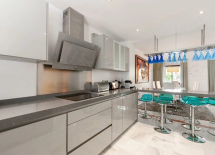 EXCEPTIONAL 4-BEDROOM TOWNHOUSE FOR SALE IN JARDINES DE LAS LOMAS