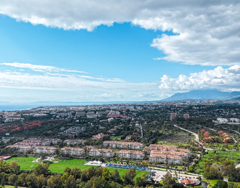 Town House for sale in Jardines de las Lomas, Marbella Golden Mile