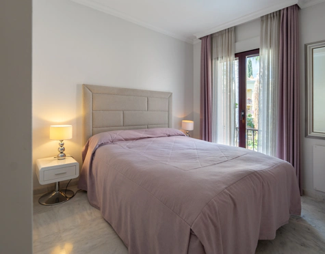 Town House for sale in Jardines de las Lomas, Marbella Golden Mile