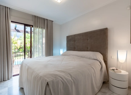 EXCEPTIONAL 4-BEDROOM TOWNHOUSE FOR SALE IN JARDINES DE LAS LOMAS
