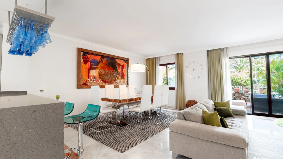 Town House for sale in Jardines de las Lomas, Marbella Golden Mile