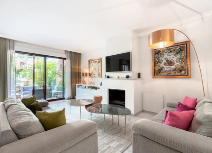 EXCEPTIONAL 4-BEDROOM TOWNHOUSE FOR SALE IN JARDINES DE LAS LOMAS
