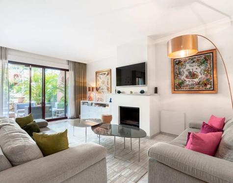 Town House for sale in Jardines de las Lomas, Marbella Golden Mile