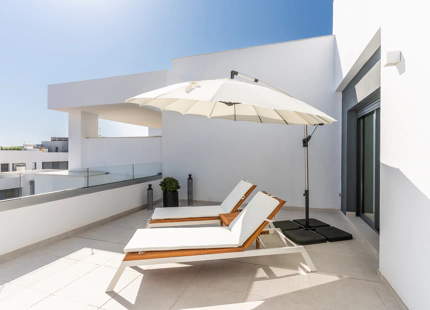 NUEVO ÁTICO DE LUJO CON CARACTERÍSTICAS IMPRESIONANTES EN VANIAN GREEN VILLAGE