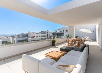 NUEVO ÁTICO DE LUJO CON CARACTERÍSTICAS IMPRESIONANTES EN VANIAN GREEN VILLAGE