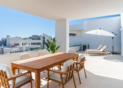 NUEVO ÁTICO DE LUJO CON CARACTERÍSTICAS IMPRESIONANTES EN VANIAN GREEN VILLAGE