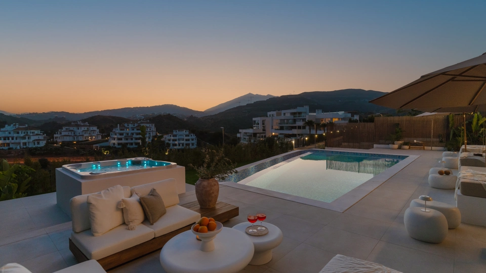 Villa for sale in Nueva Andalucia, Marbella
