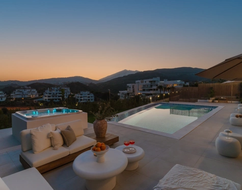 Villa for sale in Nueva Andalucia, Marbella