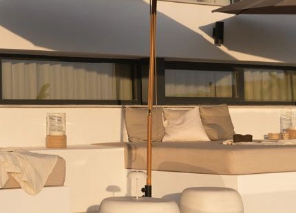STUNNING LUXURY VILLA IN NUEVA ANDALUCÍA WITH BREATHTAKING VIEWS AND EXCEPTIONAL FEATURES