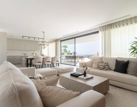 Villa for sale in Nueva Andalucia, Marbella
