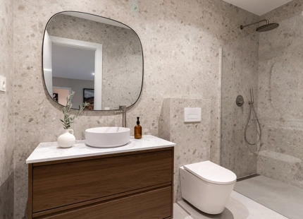 STUNNING LUXURY VILLA IN NUEVA ANDALUCÍA WITH BREATHTAKING VIEWS AND EXCEPTIONAL FEATURES