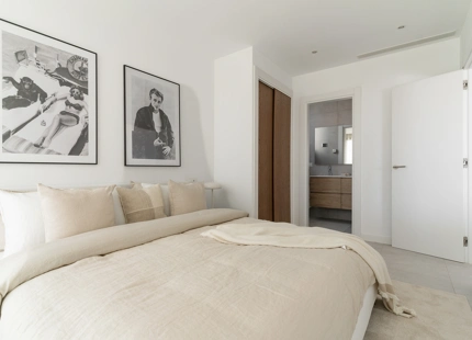 STUNNING LUXURY VILLA IN NUEVA ANDALUCÍA WITH BREATHTAKING VIEWS AND EXCEPTIONAL FEATURES