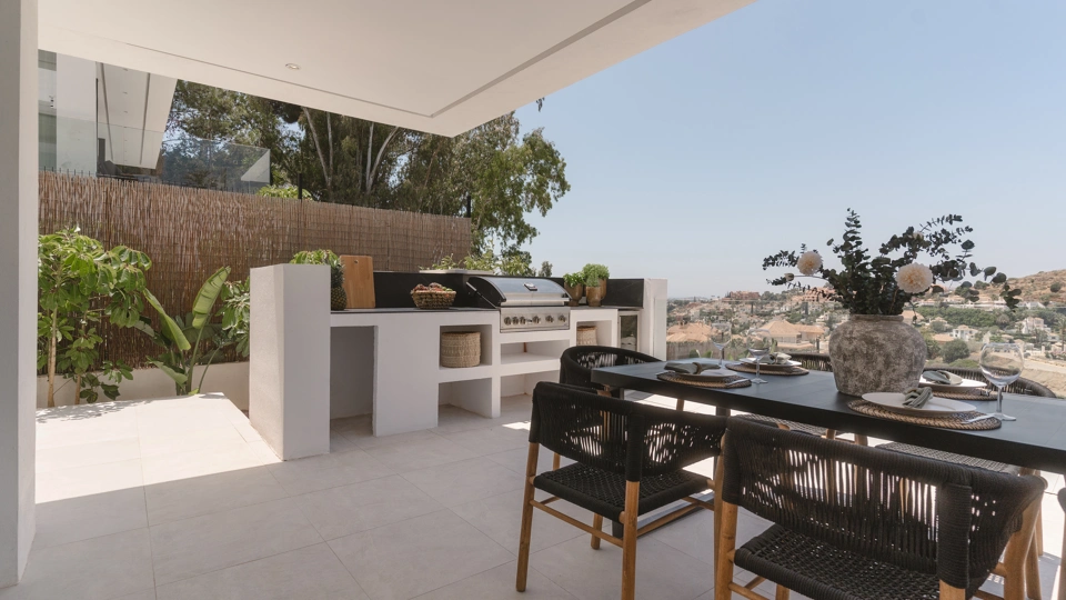 Villa for sale in Nueva Andalucia, Marbella