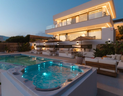 Villa for sale in Nueva Andalucia, Marbella