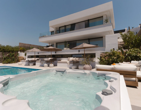 Villa for sale in Nueva Andalucia, Marbella