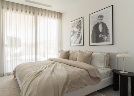 STUNNING LUXURY VILLA IN NUEVA ANDALUCÍA WITH BREATHTAKING VIEWS AND EXCEPTIONAL FEATURES