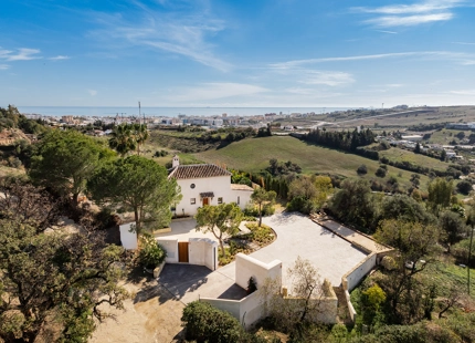 LUJOSA VILLA RODEADA DE NATURALEZA EN VENTA EN ESTEPONA HILLS